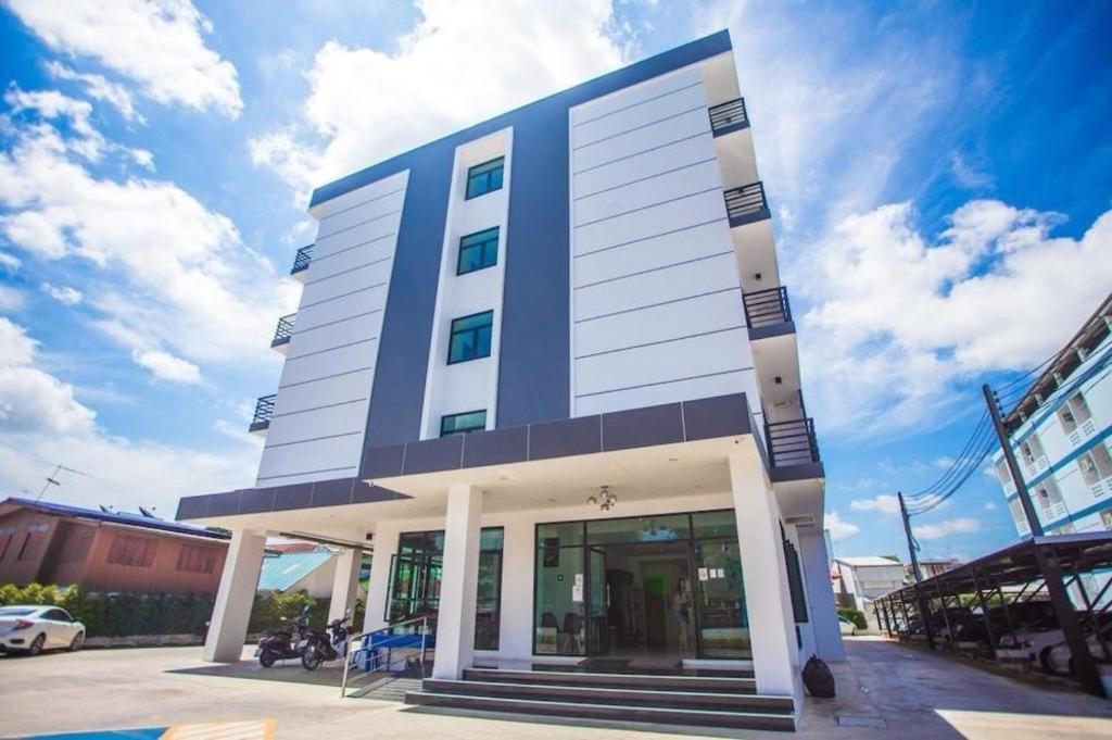 The Bed Hotel Phitsanulok Exteriör bild