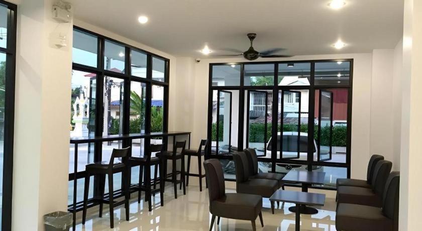 The Bed Hotel Phitsanulok Exteriör bild